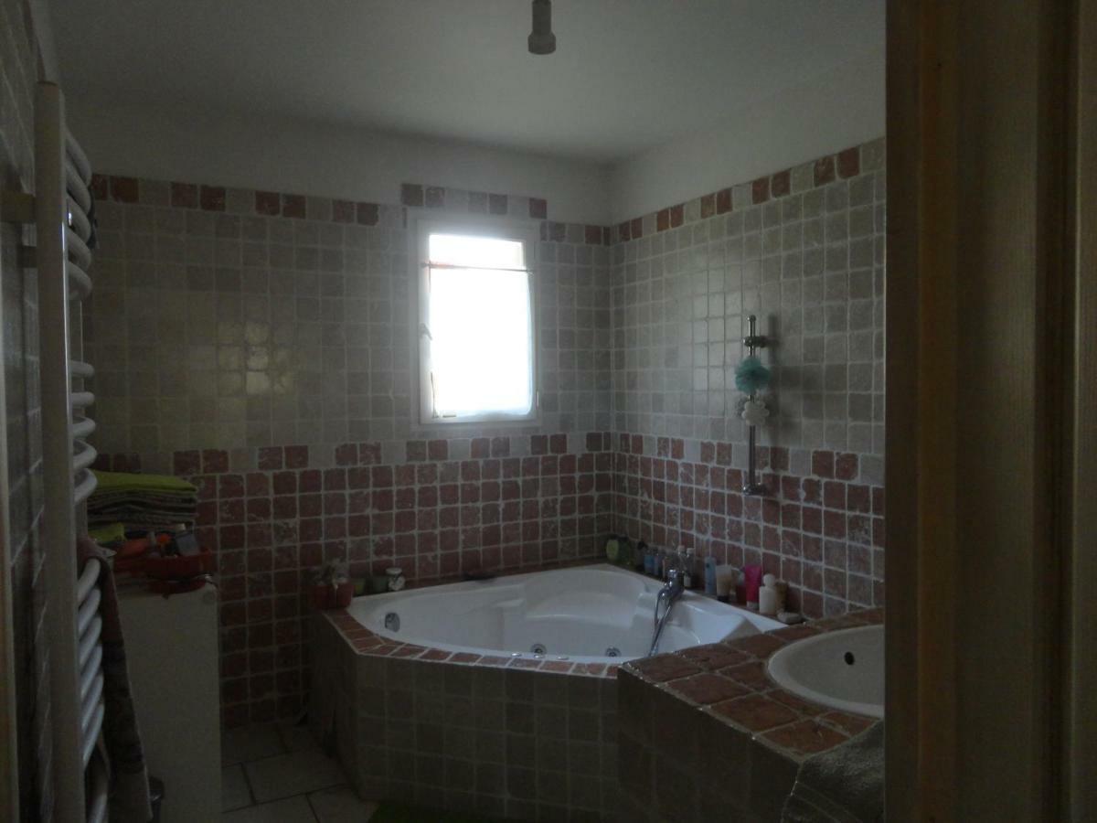 Deux Chambres Chez L'Habitant Dans Villa De Charme Avec Piscine Et Proche Mer キュエール エクステリア 写真